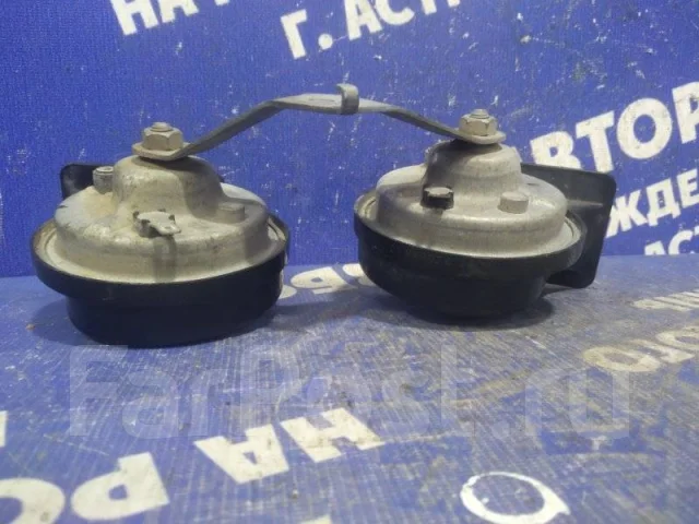 Где находится клаксон на мазда 6