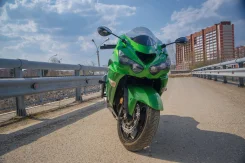 Kawasaki Ninja ZX-14R. 1 400����. ��., ��������, ���, � �������� ����