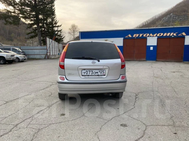Nissan Tino. �������, ��������, 2.0 (135��.�.), ������, 220����. �� ����