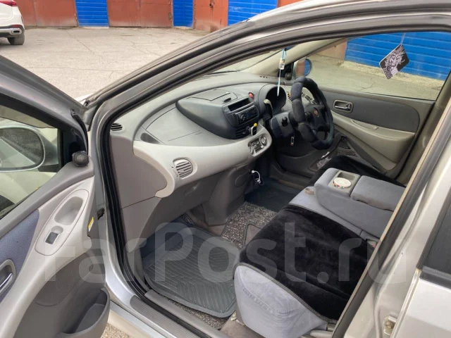 Nissan Tino. �������, ��������, 2.0 (135��.�.), ������, 220����. �� ����
