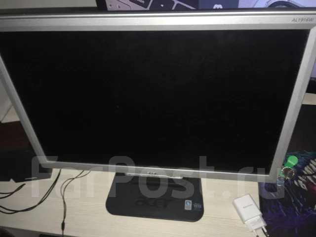 Acer. 19" ����