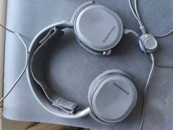 SteelSeries Arctis 5 ����