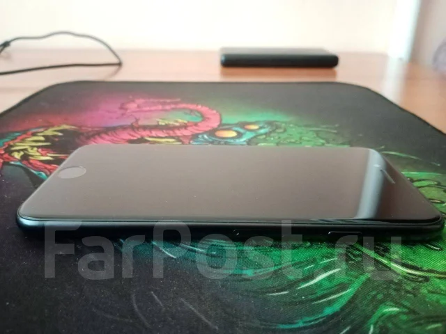 Apple iPhone SE 2020. �/�, ������, 4G LTE, NFC ����