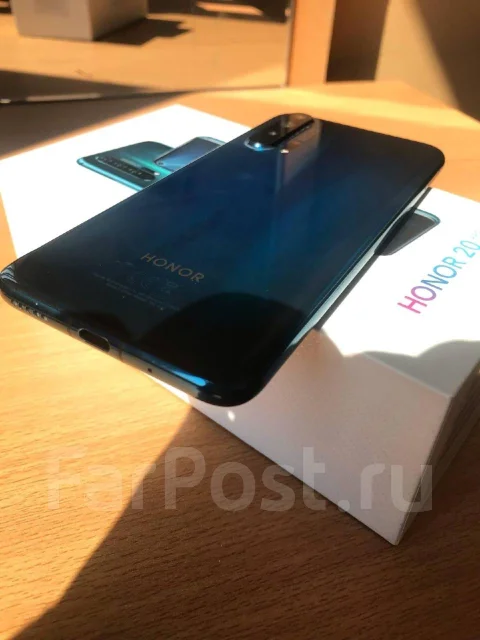 Honor 20 Pro. �/�, �����, 4G LTE, Dual-SIM, ����������, NFC ����