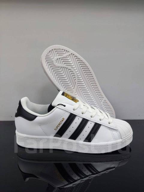 Adidas superstar black white 42 hotsell