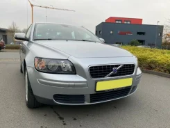 Volvo S40 ����