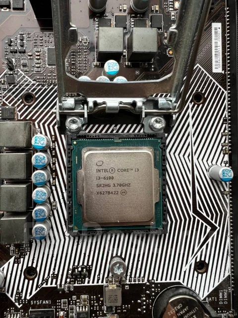 Intel Core i3-6100 ����