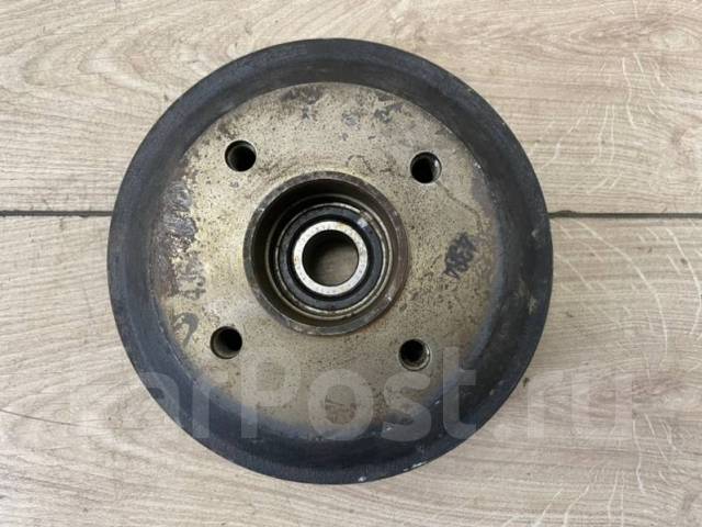 Задние тормозные барабаны пежо 206. Тормозной барабан пежо 206 седан. Задняя ступица пежо 206 седан барабанные тормоза. Задний барабан пежо 206. Шкив коленвала паджеро 2 2.