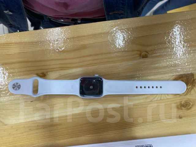 Apple Watch SE. GPS, NFC, IP67, IP68 ����