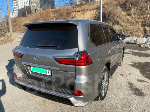 Lexus LX570. �������, 4wd, 5.7 (383��.�.), ������, 109 000����. �� ����