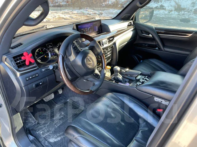 Lexus LX570. �������, 4wd, 5.7 (383��.�.), ������, 109 000����. �� ����