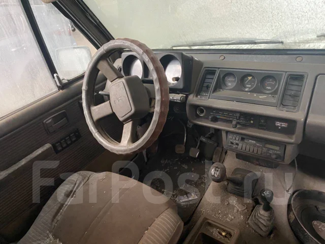 Isuzu Trooper. UBS7VF ����