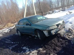 Mitsubishi Carisma ����
