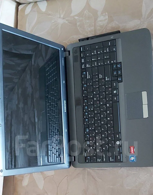 Samsung R525. WiFi: 1, Bluetooth: 1 ����