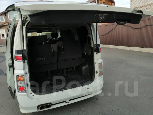 Nissan Elgrand. �������, ������ ����