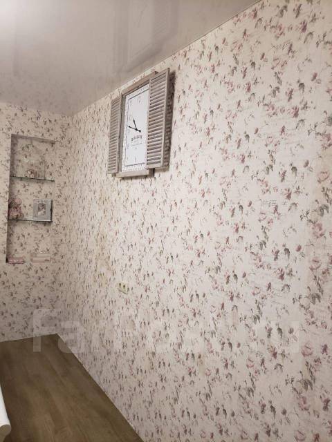 Поклейка обоев. Штукатурные работы. Настил линолеума. Покраска в Хабаровске