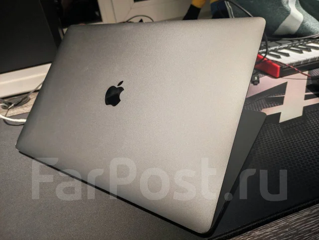 Apple MacBook Pro 15. 15.4", 2,8����, ��� 16 ��, ���� 250���, WiFi: 1, Bluetooth: 1, ����������� �� 10��. ����