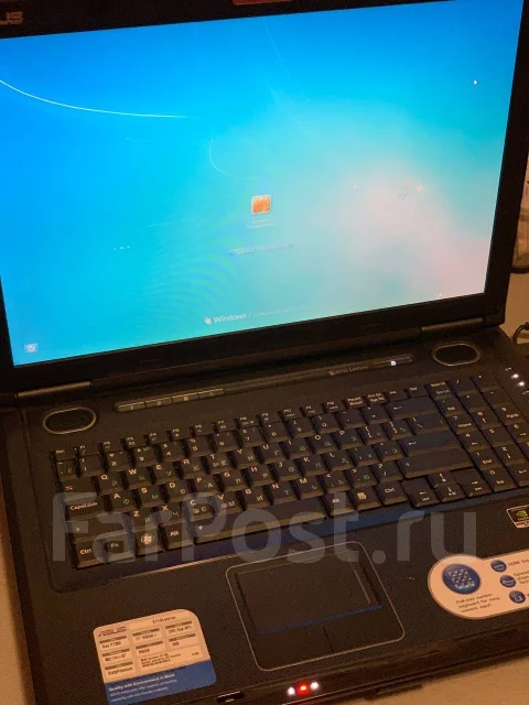 Asus X. 17", 2 000,2����, ��� 4 ��, ���� 250���, WiFi: 1, Bluetooth: 1, ����������� �� 1��. ����