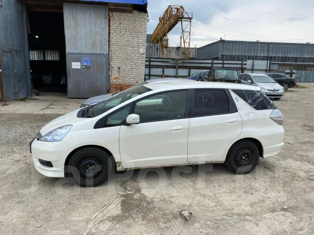 Honda Fit Shuttle. GP2, LDA ����