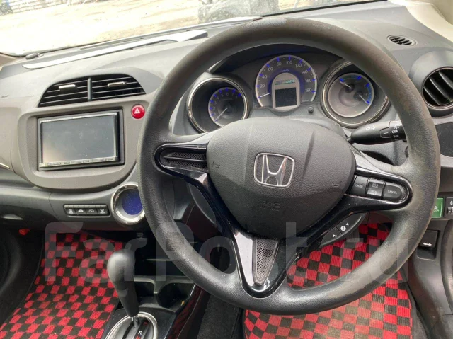 Honda Fit Shuttle. GP2, LDA ����