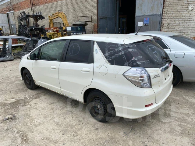 Honda Fit Shuttle. GP2, LDA ����