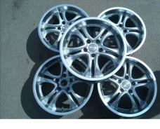 ���� Versailles. 7.5x18", 5x120, ET40, �� 72,6���. ����