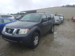 Nissan Pathfinder ����