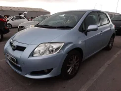 Toyota Auris ����