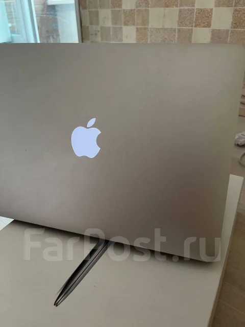 Apple MacBook Air 13 2015 Early. 13.3", 2,7����, ��� 4 ��, ���� 256���, WiFi: 1, Bluetooth: 1, ����������� �� 5��. ����
