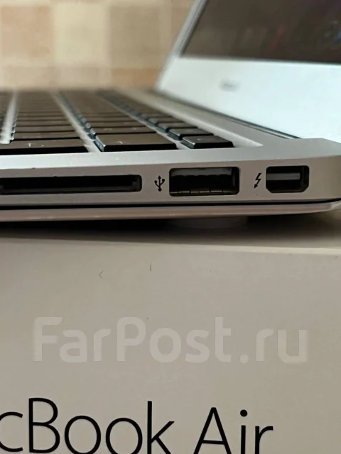 Apple MacBook Air 13 2015 Early. 13.3", 2,7����, ��� 4 ��, ���� 256���, WiFi: 1, Bluetooth: 1, ����������� �� 5��. ����