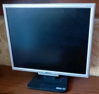 Acer. 19" ����