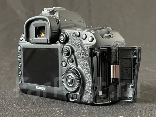 Canon EOS 5D Mark IV. 20 � ����� �� ����