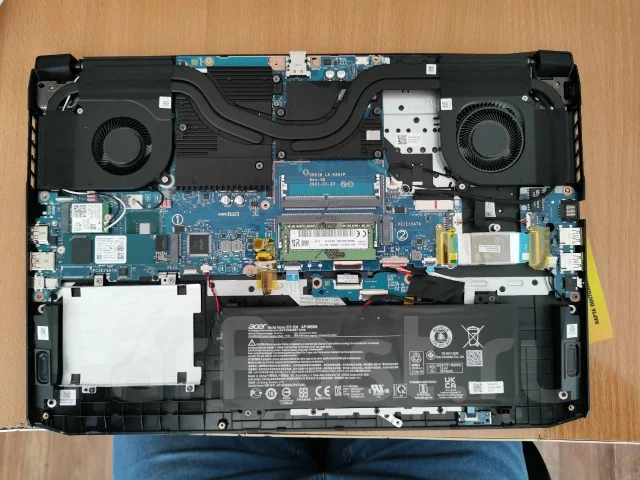 Acer Nitro 5 AN517-52. 17.3", 2,5����, ��� 16 ��, ���� 1 500���, WiFi: 1, Bluetooth: 1, ����������� �� 8��. ����