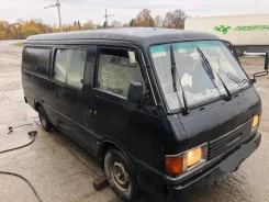 Mazda Bongo Brawny. SR2AV, R2 ����