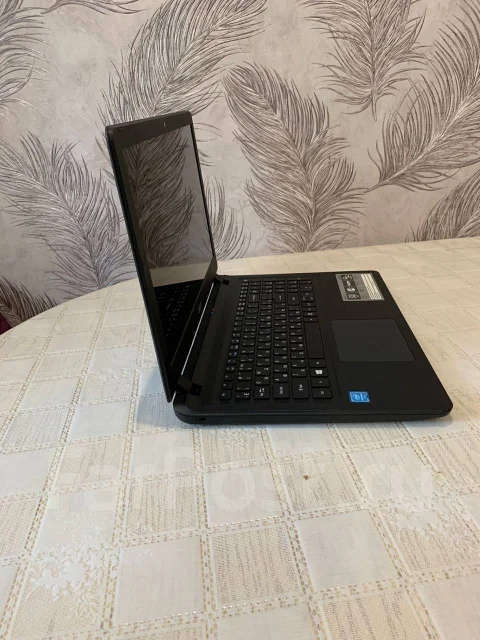Acer Aspire ES15. ��� 4 ��, ���� 500���, WiFi: 1, Bluetooth: 1 ����