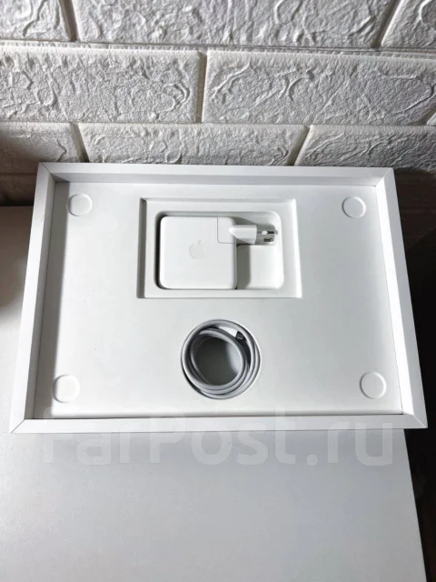 Apple MacBook Pro 13 2020 Late. 13.3", ��� 16 ��, ���� 512���, WiFi: 1, Bluetooth: 1 ����
