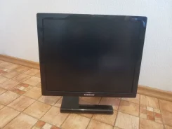 Samsung. 19", ���������� �� (LCD, LED, QLED) ����