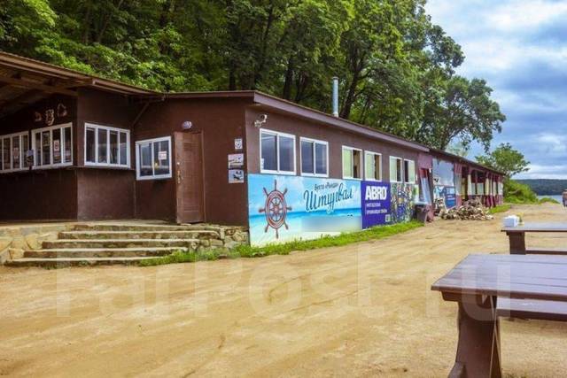 Кафе штурвал владивосток бухта рында. Пляж бухты рында. Штурвал гостиница сенной. Кафе штурвал бухта рында. Кафе штурвал владивосток.