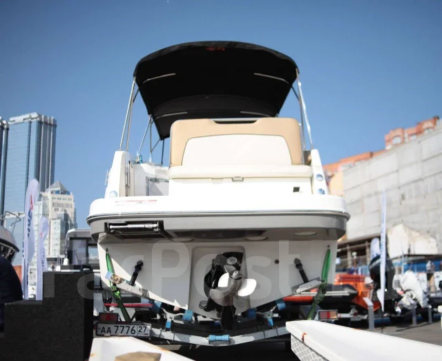 Bayliner. ����� 8,5��., ��������� ������������, 300��.�. ��� ����� �� ���������� ����