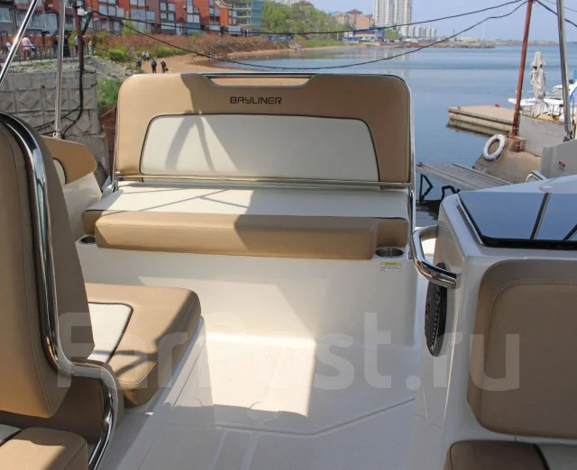 Bayliner. ����� 8,5��., ��������� ������������, 300��.�. ��� ����� �� ���������� ����