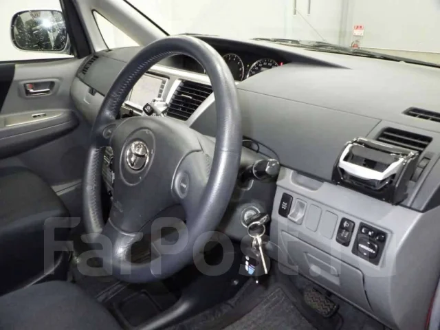 Toyota Noah. ��������, 4wd, 2.0 (155��.�.), ������, 57����. ��, �/�, ��� ���. ��� ����� �� ������������ ����