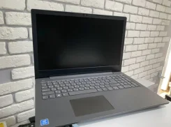 Lenovo V130 ����