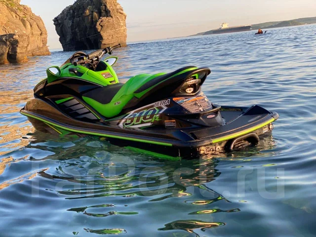 Kawasaki Ultra 310 R ����