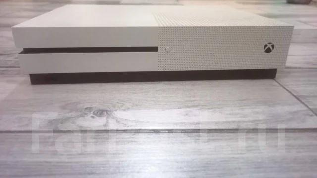 Microsoft Xbox One S ����