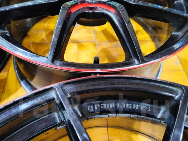 RAYS Gram Lights 57FXX. 8.5x20", 5x114.3, ET38, �� 77���. ����