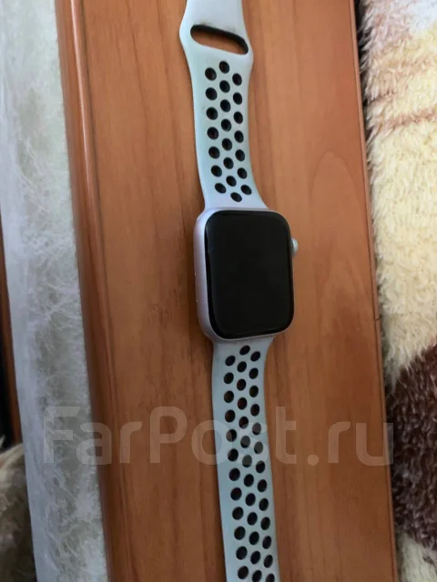 Apple Watch Series 4 Nike+ ����