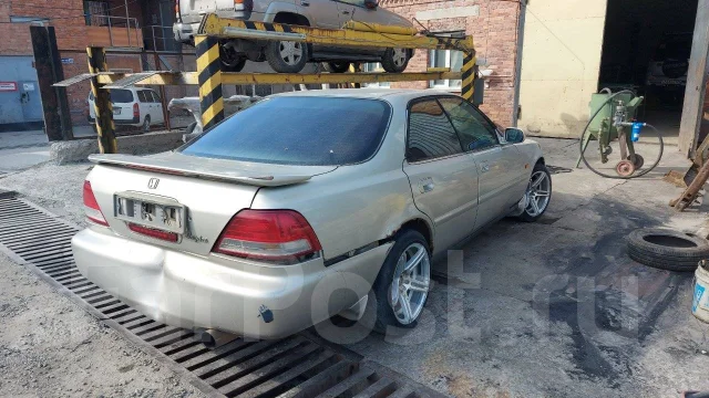 Honda inspire ua2