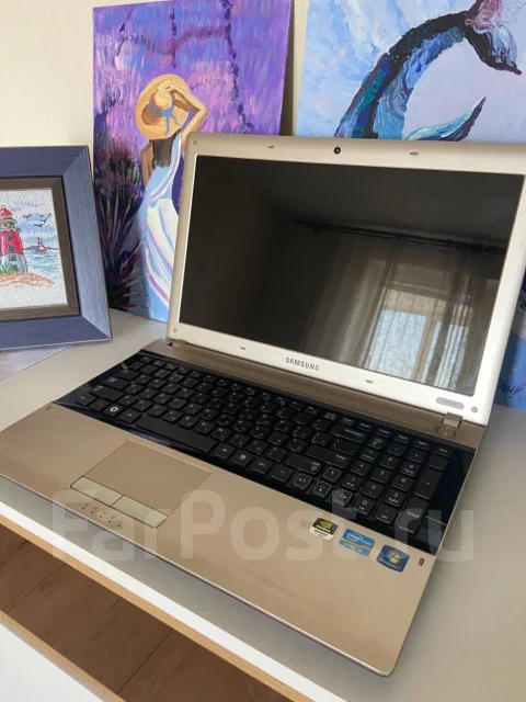 Samsung RV520. 15.6", WiFi: 1, Bluetooth: 1 ����