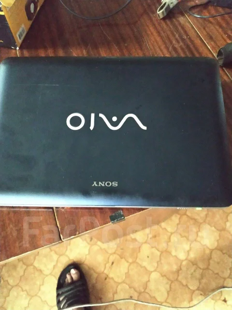 Sony VAIO VPC-W21Z1R. 10.1", 1,6����, ��� 2048 ��, ���� 320���, WiFi: 1, Bluetooth: 1, ����������� �� 4��. ����