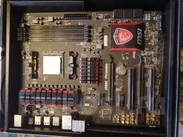 Socket AM3+ ����